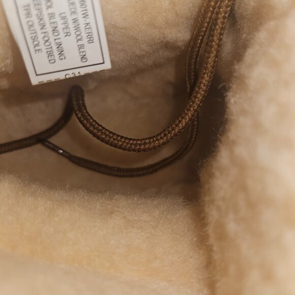 Women's Size 10 BearPaw Boots - Picture 4 of 6